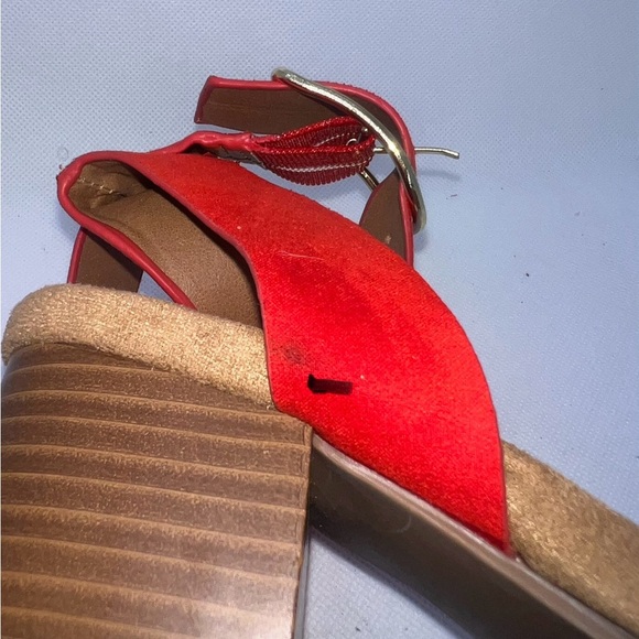 Red Ankle Strap Heeled Sandals Gold Buckle Open Toe Block Heel Shoes - Picture 6 of 6